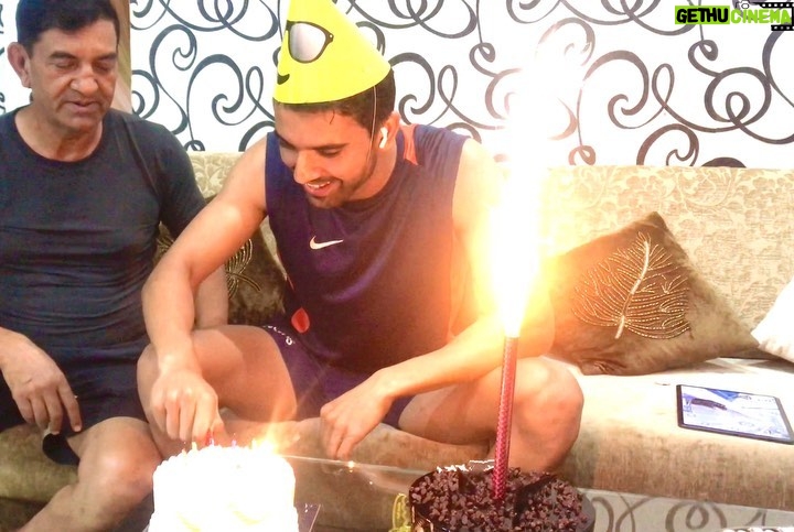 Malti Chahar Instagram - Happy birthday cutie pieππ @deepak_chahar9 Wish you all the happiness, more success and a loving Bhabhi π P.S.- his head phones are on..as you all can see his iPad on right side..and pubg playing on itβs screen π When is it getting banned?π