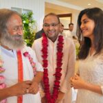 Malti Chahar Instagram - You truly feel blessed in his presence 🙏 @srisriravishankar Fan of his work towards the betterment of the society ❤️ I am also an Art of Living student…and the Sudarshan Kriya technique has helped not only me (with the recovery of my spine ) but millions around the world to reduce stress, to get better rest and to improve the quality of life. ❤️ @artofliving @neetumahaveerjain #artofliving