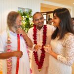 Malti Chahar Instagram - You truly feel blessed in his presence 🙏 @srisriravishankar Fan of his work towards the betterment of the society ❤️ I am also an Art of Living student…and the Sudarshan Kriya technique has helped not only me (with the recovery of my spine ) but millions around the world to reduce stress, to get better rest and to improve the quality of life. ❤️ @artofliving @neetumahaveerjain #artofliving