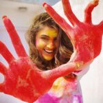 Malti Chahar Instagram - Enjoy the colours Happy holi🔫❤️ #happyholi #color