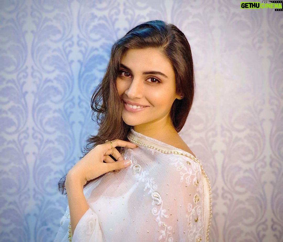 Malti Chahar Instagram - Accha toh main ab chalti hun!! Khayal rakhna apna.