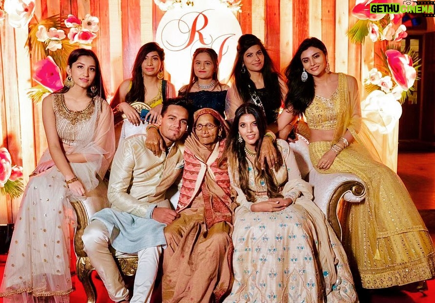 Malti Chahar Instagram - All the girls in the house ❤️ And @rdchahar1 😘 #family #love #engagement #girls Jaipur, Rajasthan
