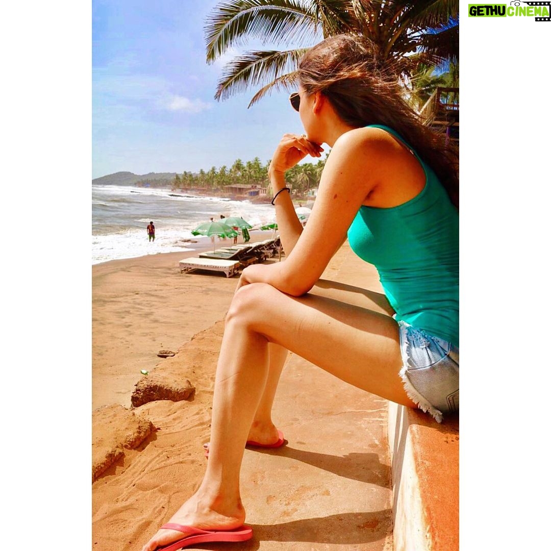 Malti Chahar Instagram - Look away.... Deactivate things you don't want by withdrawing your attention. Only focus on what’s right for you.