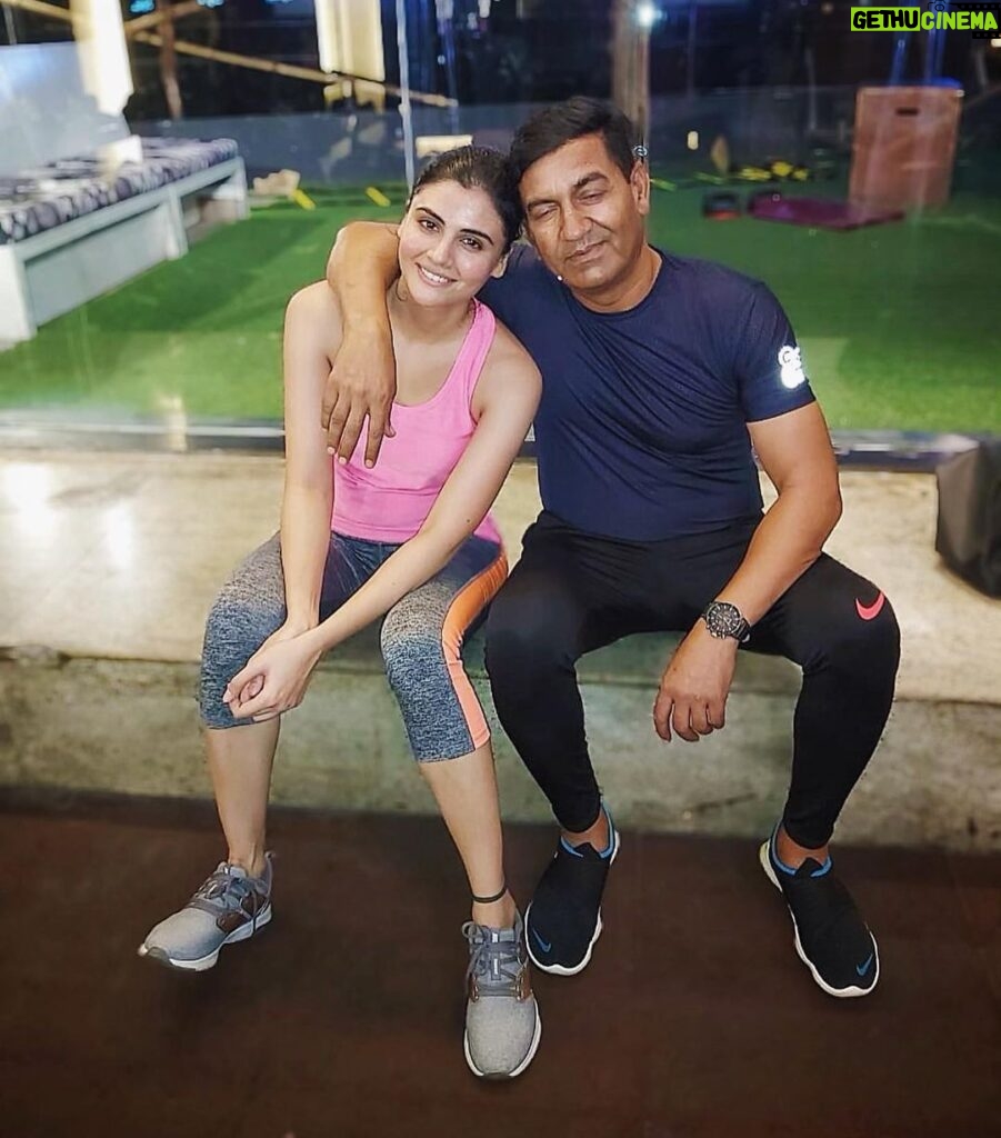Malti Chahar Instagram - My Papa The Great 😘😘😘 He said it and he did it😃 He lost 20 kgs in just 2 months at the age of 50..he weighed 100 kgs and now he weighs 80 kgs😃 #dedication Proud of him😘 and I love him to the Pluto and back 😘😘😄😄😄 #fitness #goals #papa #motivation #prouddaughter #love Mumbai, Maharashtra