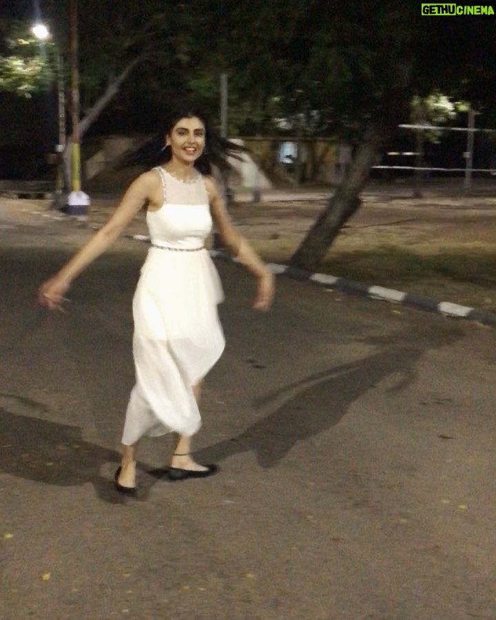 Malti Chahar Instagram - When you try to capture your LaLaLa mood, but the outcome video says what the hell were you trying to do??😂 Chennai, India