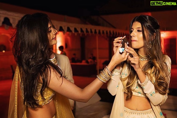 Malti Chahar Instagram - Some me and ishu moments from the engagement❤️ #welcome to the #family #love Jaipur, Rajasthan