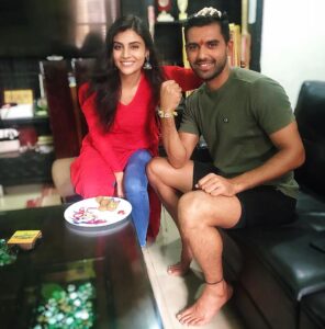Malti Chahar Instagram - Happy Raksha Bandhan all the amazing brothers and sisters 😃 And happy Independence Day 🇮🇳 #happyrakhi #rakshabandhan #brothers #sisters #love #happyindependenceday Agra, Uttar Pradesh