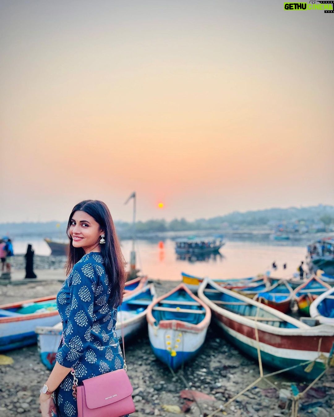 Malti Chahar Instagram - Palat pics (look back babe pics) 😜 #just #❤️ #happydiwali Mumbai, Maharashtra
