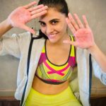 Malti Chahar Instagram - ‘My new mehndi’😜 Saara gym nikal gaya aaj😂 #nomakeup #gym #gymmotivation 😂