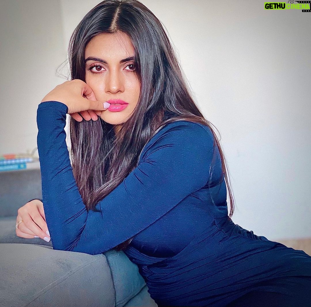 Malti Chahar Instagram - What’s your best pick up line?🙃