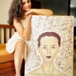 Malti Chahar Instagram - Oh this confused girl! 💁‍♀️ This painting is made with nail paints 💅 work in progress! #nailpolish #painting #nailpaint