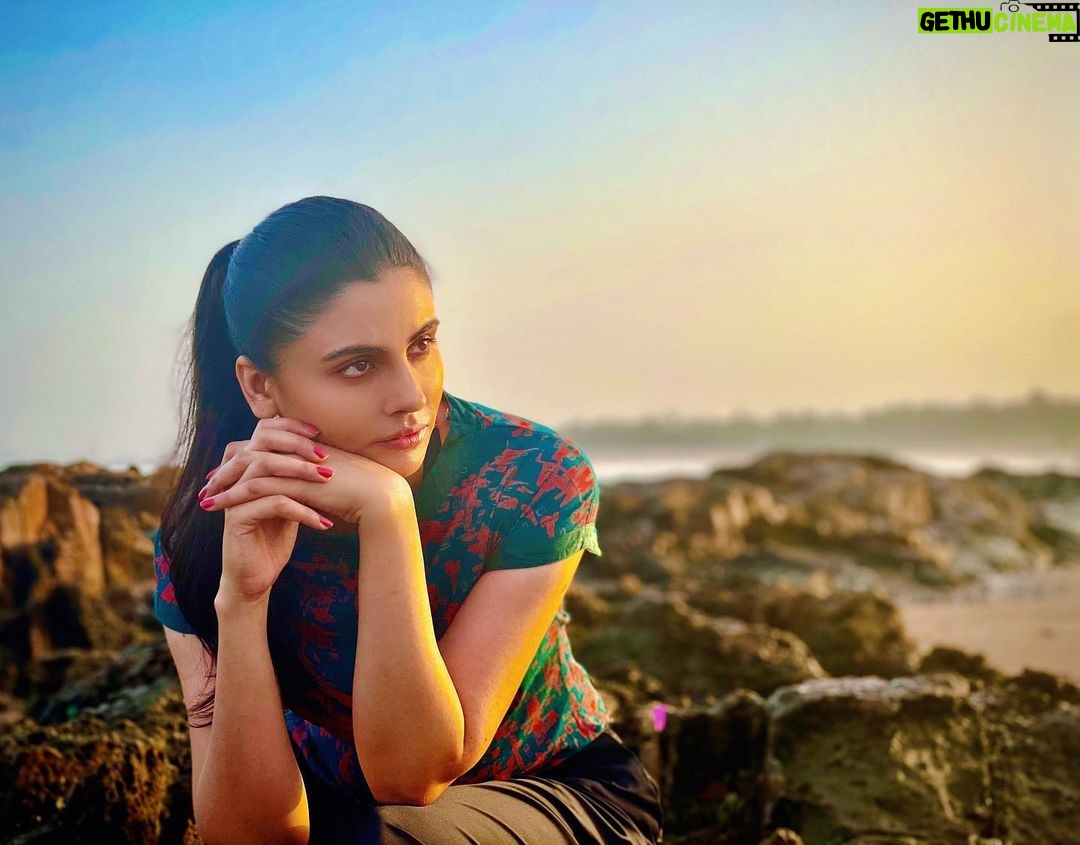 Malti Chahar Instagram - Sunset or sunrise??