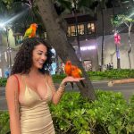 Malu Trevejo Instagram - Yo con los pajaritos we eating all the crumbs 2024 No crumbs left Honolulu, Hawaii