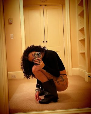 Malu Trevejo Instagram - She different