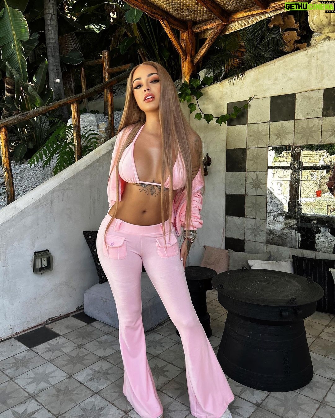 Malu Trevejo Instagram - Call me everyday 🩷 Los Angeles, California