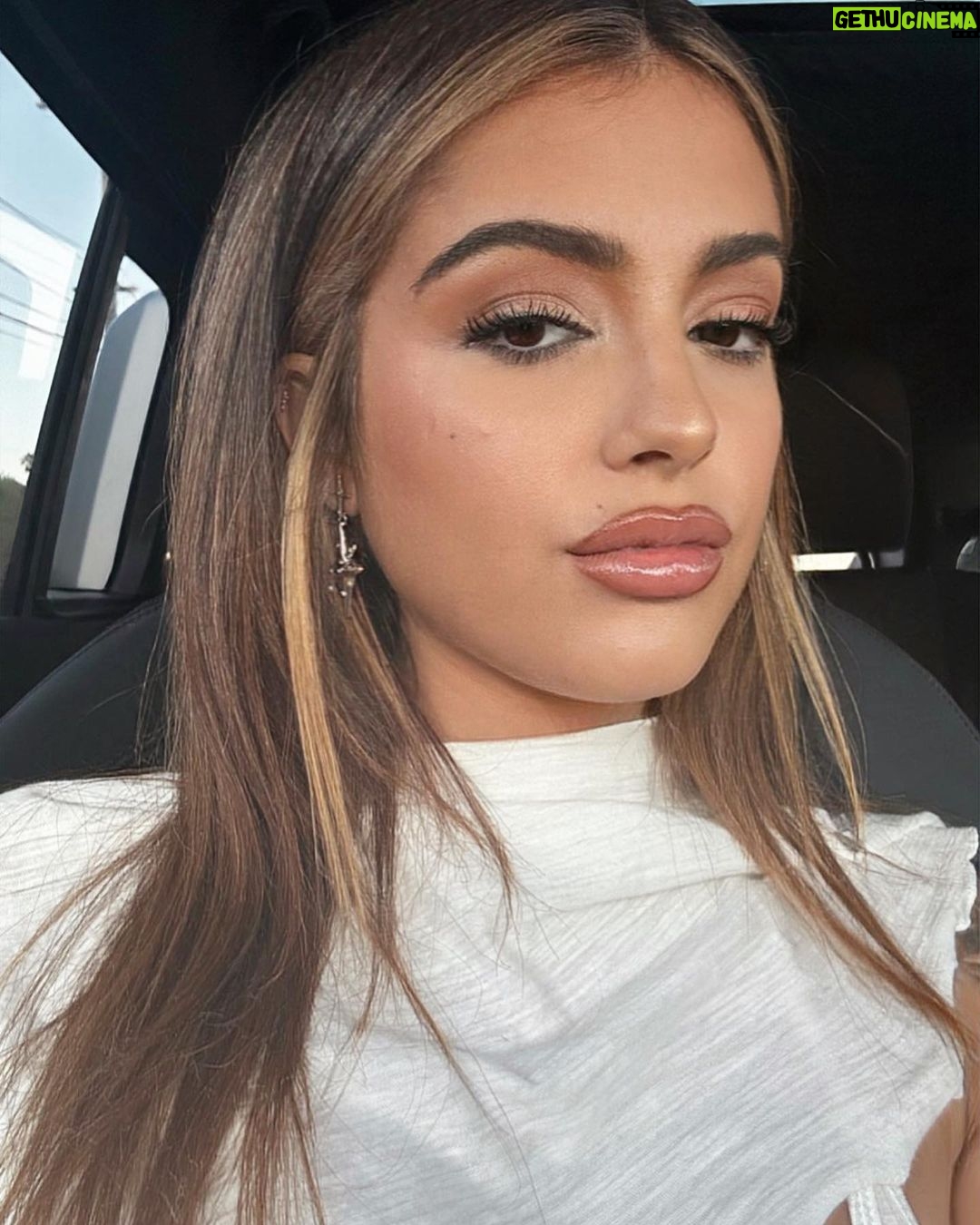 Malu Trevejo Instagram - REPEAT music video coming soon ❤️🩵 Los Angeles, California