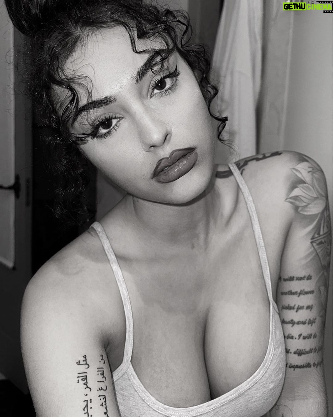 Malu Trevejo Instagram - Eyes Chico and messy buns Madrid, Spain