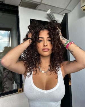 Malu Trevejo Instagram - Just curls and dimples