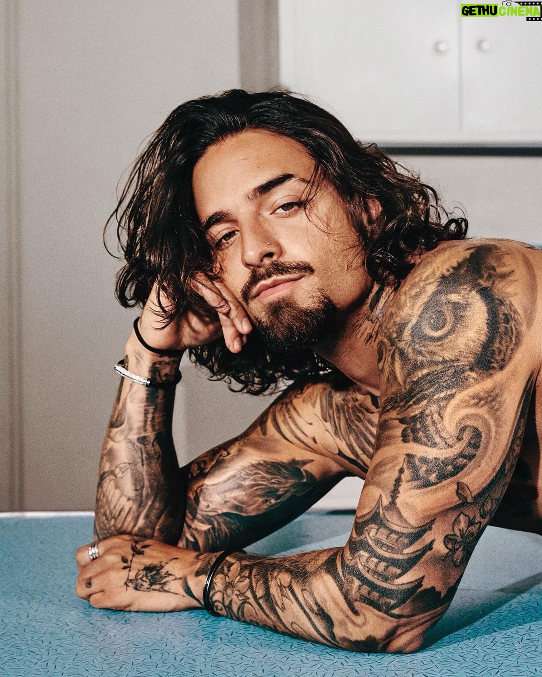 Maluma Instagram - DON JUAN x PLAYGIRL 🐰🔥 Desayunamos? 🥣 🥛