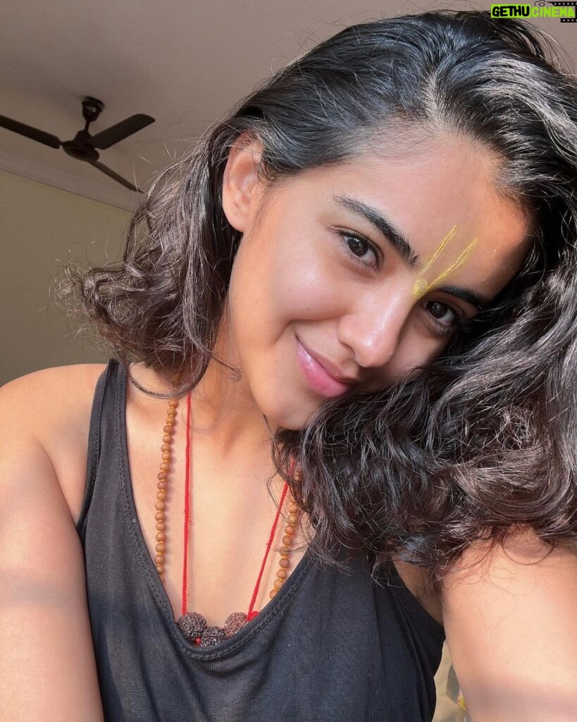 Malvika Sharma Instagram - Radhe Radhe 🙏 Happy New Year 🥳