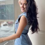 Malvika Sharma Instagram - I’ve always felt uncomfortable taking pictures without getting makeup and hair done and wouldn’t even dare to post them… but when I started accepting my flaws and loving myself the way I am, I feel more secure and comfortable in my own skin. Beauty is about being comfortable in your own skin, knowing and accepting who you are! ❤️ #nomakeup #nofilter