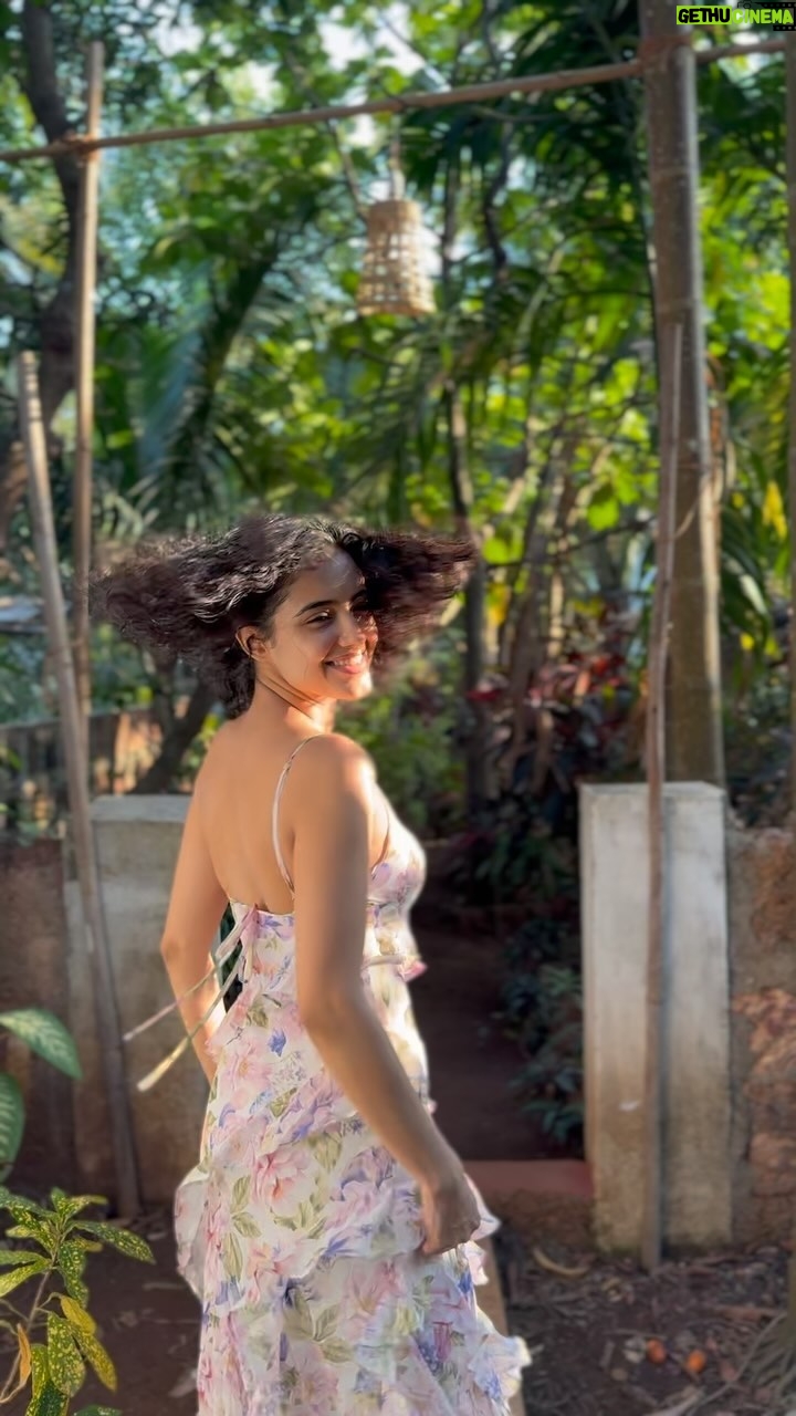 Malvika Sharma Instagram - Cover me in sunshine ☀️ @wigwamgoa