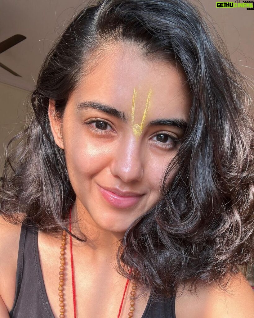 Malvika Sharma Instagram - Radhe Radhe 🙏 Happy New Year 🥳