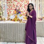 Malvika Sharma Instagram - वक्रतुंड महाकाय, सूर्य कोटि समप्रभ निर्विघ्नम कुरू मे देव, सर्वकार्येषु सर्वदा। 🙏
