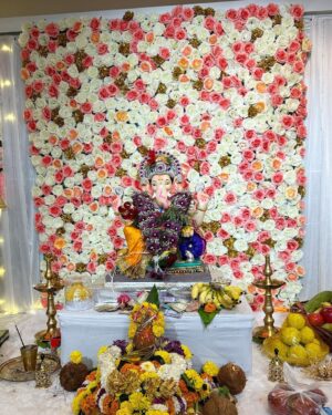 Malvika Sharma Instagram - वक्रतुंड महाकाय, सूर्य कोटि समप्रभ निर्विघ्नम कुरू मे देव, सर्वकार्येषु सर्वदा। 🙏