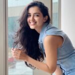 Malvika Sharma Instagram - I’ve always felt uncomfortable taking pictures without getting makeup and hair done and wouldn’t even dare to post them… but when I started accepting my flaws and loving myself the way I am, I feel more secure and comfortable in my own skin. Beauty is about being comfortable in your own skin, knowing and accepting who you are! ❤️ #nomakeup #nofilter