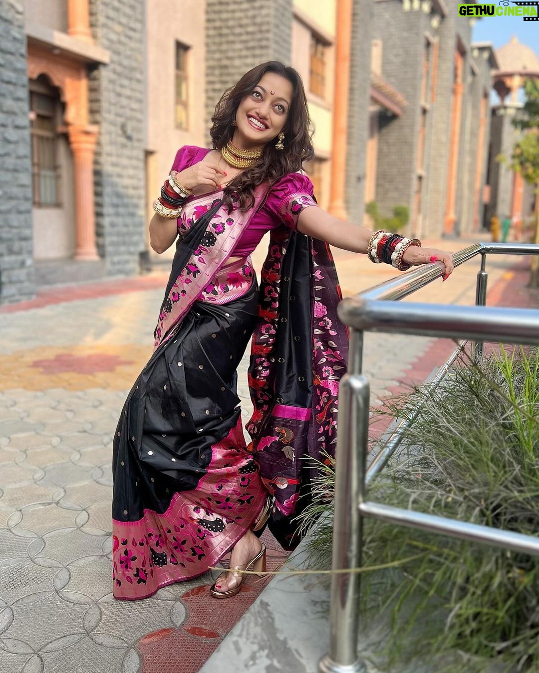 Manasi Naik Instagram - In a world full of trends, be a classic Marathi mulgi 👱🏻♀️👑❤️ PANDHARPUR