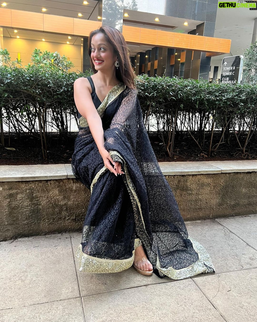 Manasi Naik Instagram - The longer you entertain What’s Not for you, The longer you postpone WHAT IS …🍀 Thank you Universe 💫 I will Not Give Up Growing Glowing And Healing ❤️🩹 #ManasiNaik #Actor #Performer #Beingme #OnMyOwn #Beauty #OOTD #fashionstyle #MyStyle #Secret #grattitude #Happy #survivor #Growing #Glowing #WorkingHard #WatchMeGrow #ThankYou #SelfRealisation #survivor #Cultured #Morals #Focused #mentalhealthawareness #MentalPeace #NewDreams #NeverGiveUp #newbeginnings 🧿 #CatMomOf12