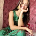 Manasi Naik Instagram - I am attracting better because I have discovered that it all starts with ME I'm going to change myself first so that everything can align for me. I'm not going to blame anyone. I'm going to take responsibility for my life. The better I become, the better I attract…🍀 Thank you Universe 💫 I will Not Give Up Growing Glowing And Healing ❤️‍🩹 #ManasiNaik #Actor #Performer #Beingme #OnMyOwn #Beauty #OOTD #fashionstyle #MyStyle #Secret #grattitude #Happy #survivor #Growing #Glowing #WorkingHard #WatchMeGrow #ThankYou #SelfRealisation #survivor #Cultured #Morals #Focused #mentalhealthawareness #MentalPeace #NewDreams #NeverGiveUp #newbeginnings 🧿
