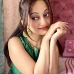Manasi Naik Instagram - I am attracting better because I have discovered that it all starts with ME I'm going to change myself first so that everything can align for me. I'm not going to blame anyone. I'm going to take responsibility for my life. The better I become, the better I attract…🍀 Thank you Universe 💫 I will Not Give Up Growing Glowing And Healing ❤️‍🩹 #ManasiNaik #Actor #Performer #Beingme #OnMyOwn #Beauty #OOTD #fashionstyle #MyStyle #Secret #grattitude #Happy #survivor #Growing #Glowing #WorkingHard #WatchMeGrow #ThankYou #SelfRealisation #survivor #Cultured #Morals #Focused #mentalhealthawareness #MentalPeace #NewDreams #NeverGiveUp #newbeginnings 🧿
