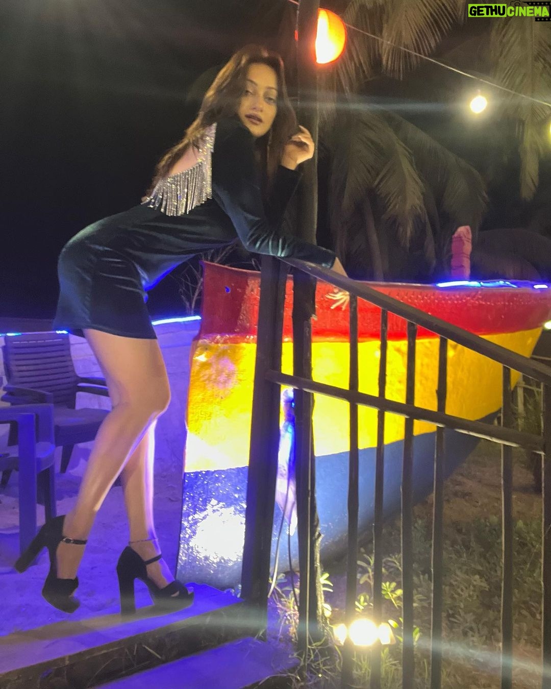 Manasi Naik Instagram - Nothing Stops a Girl When she is Ready To be SUCCESSFUL 👄🎟️🎭 Thank you Universe 💫 I will Not Give Up Growing Glowing And Healing #ManasiNaik #Actor #Performer #Beingme #OnMyOwn #Beauty #OOTD #fashionstyle #MyStyle #Secret #grattitude #Happy #survivor #Growing #Glowing #WorkingHard #WatchMeGrow #ThankYou #SelfRealisation #survivor #Cultured #Morals #Focused #MentalPeace #NewDreams #NeverGiveUp #newbeginnings 🧿 #extraspecial