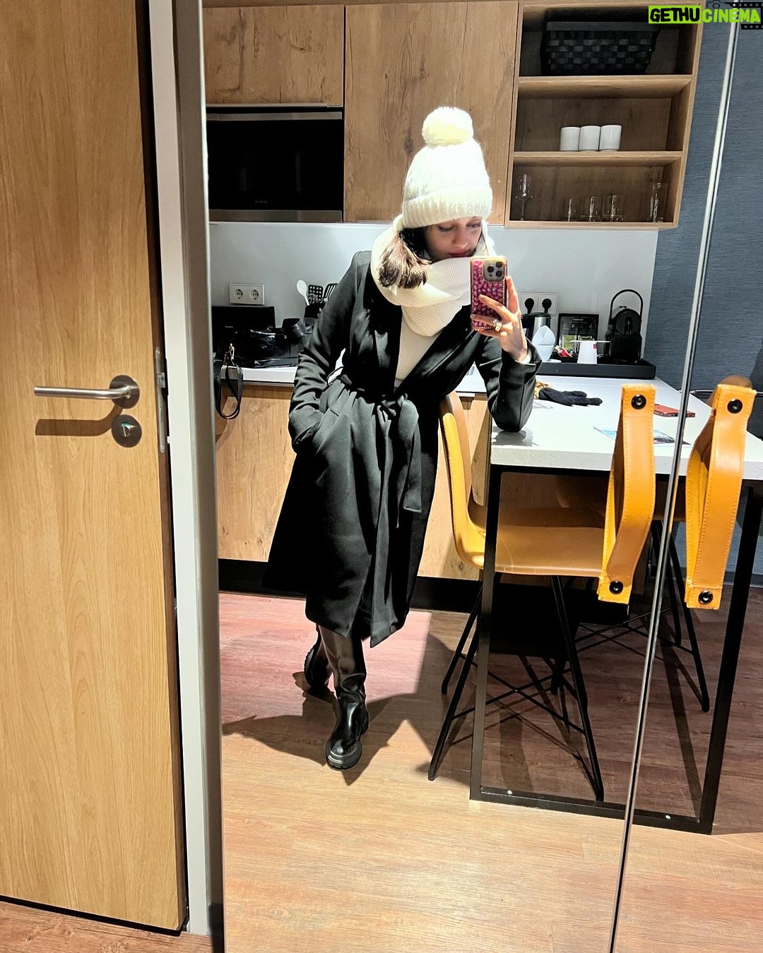 Manasi Naik Instagram - When you want it the most There’s no easy way out When you’re ready to go And your heart’s left in doubt Don’t give up on your faith Love comes to those who believe it And that’s the way it is…❤️✨🫶🏻🙈🔭🇩🇪🎀 Amsterdam, Netherlands