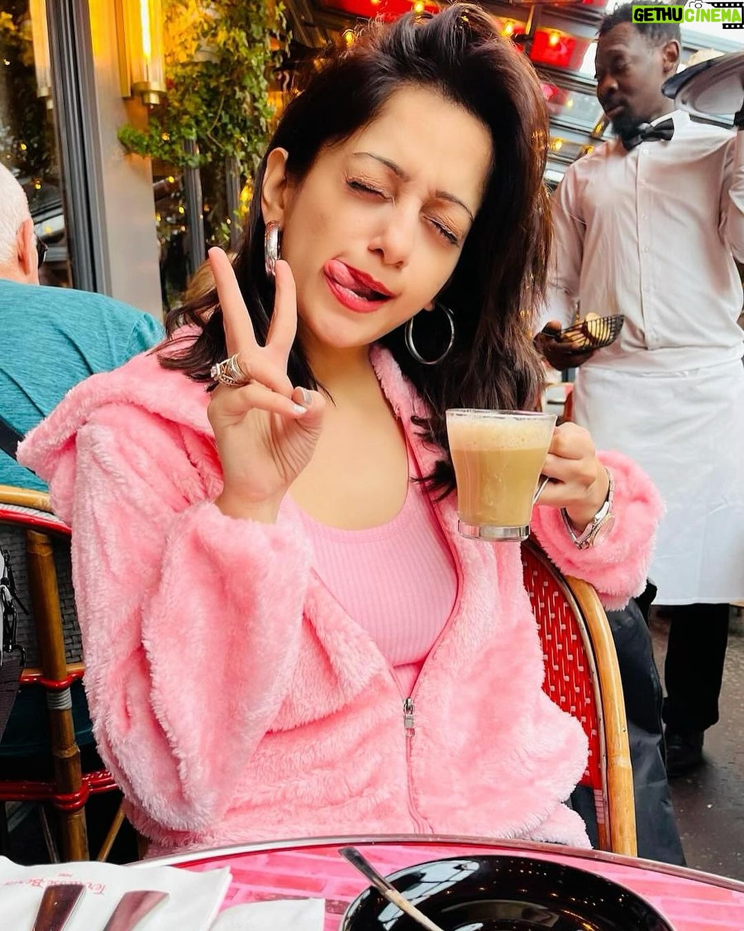 Manasi Naik Instagram - 💗 Wears Pink , smells like vanilla sugar cookies and has a Big heart 💓 Paris, France