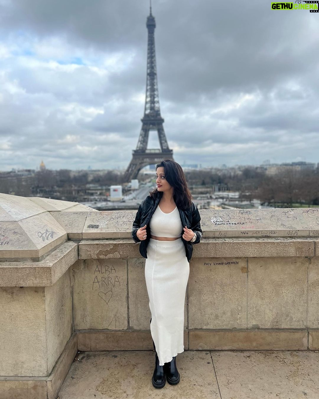 Manasi Naik Instagram - 👸🏻Finally breaking free from the chains of my past. With each step forward, I reclaim my power. Farewell to the old, hello to the possibilities. Life’s too short to dwell in the past, I’m living for the present and future Thank You everyone who stood by Me through this travel 🙏🏻 New Beginnings 🥂❤️✨💃🏻🧿 #NewBeginnings #DivorceJourney #FinallyItsOver #HappyMe #NewMe #ThankYou #Grateful #grattitude Paris,France