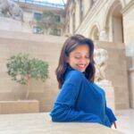 Manasi Naik Instagram - Life is not shrinking for me 🌟 it’s morphing into a whole new world of possibilities…❤️👸🏻✨ Louvre Museum Paris