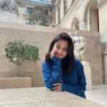 Manasi Naik Instagram - Life is not shrinking for me 🌟 it’s morphing into a whole new world of possibilities…❤️👸🏻✨ Louvre Museum Paris