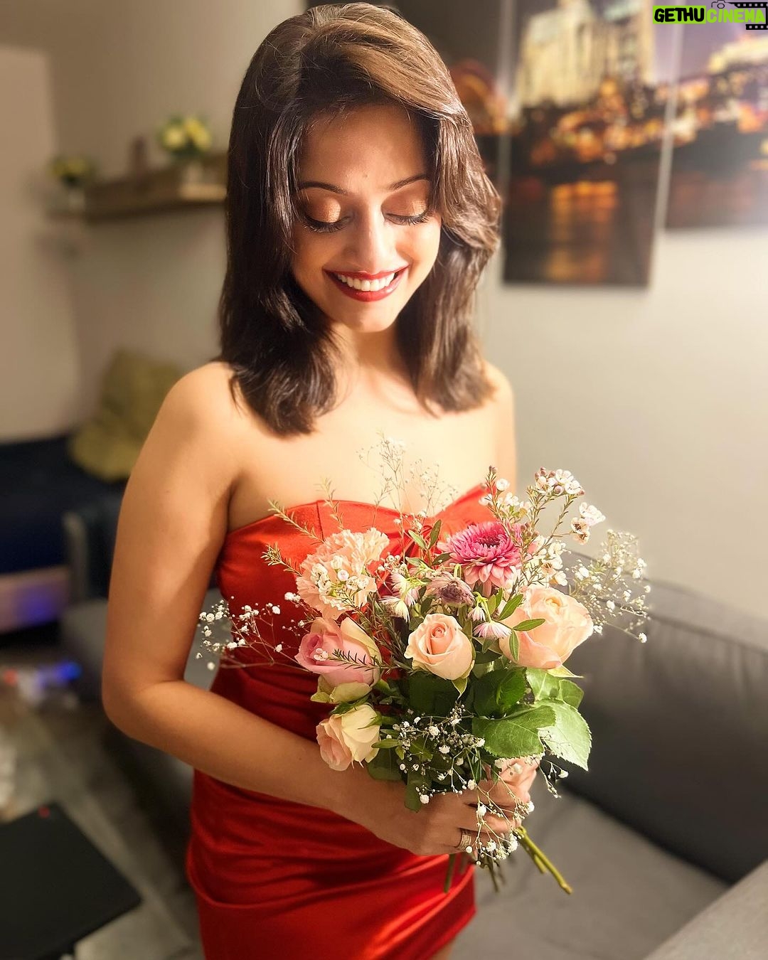 Manasi Naik Instagram - Smile and let the world wonder why...❤️ Germany