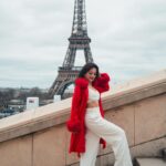 Manasi Naik Instagram – Champagne Wishes, Paris Dreams. ♥️🧁🥂 #birthdayinparis Tour de Eiffel