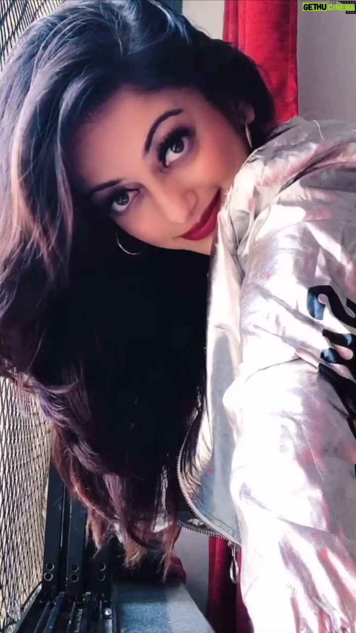 Manasi Naik Instagram - Hey yo 🫣🫶🏻❤️ I look like a celebrity checccck….🧸🎀 Comment 😉 main Batana🤪🤪🤪