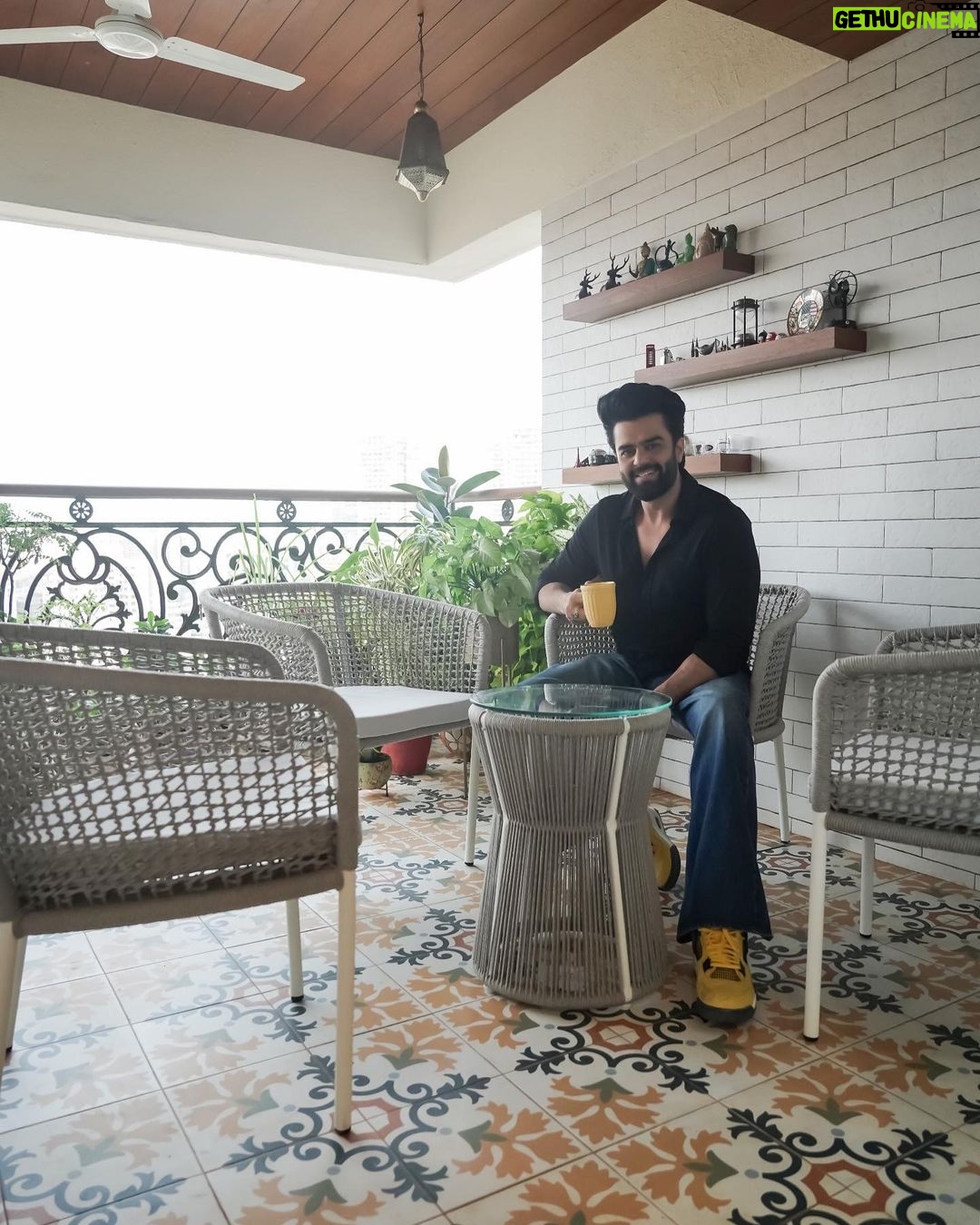 Maniesh Paul Instagram - Thrilled to share a slice of my home with you all! I’ve recently added a touch of opulence and elegance with Loomcrafts luxury furniture, all handcrafted in the heart of India. Why Loomcrafts? 🪑 Unmatched Craftsmanship: Every piece is a masterpiece, made by skilled artisans who pour their heart into their work. 🏡 Style Meets Comfort: Loomcrafts seamlessly blends aesthetics and comfort for the ultimate living experience. 🌿 Sustainability Matters: They’re committed to using sustainable materials and ethical practices. ✨ Celebrity-Approved: Proud to have Loomcrafts pieces gracing my home. Swipe left to see how Loomcrafts has transformed my space into a haven of luxury and comfort! Ready to transform your living space? Explore the Loomcrafts collection. 🛒 Shop now and experience the essence of Loomcrafts luxury! www.loomcrafts.com @loomcraftluxuryfurnitures