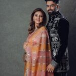 Maniesh Paul Instagram - Happy Diwali🪔♥️ Wearing @bharat_reshma Pic @montypanesarphotography #mp #diwali #home #blessed #love #gratitude