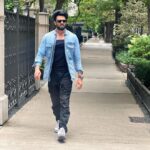 Maniesh Paul Instagram - Jatt walking…why you stalking😎 #mp #jatt #walk #mood