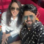 Maniesh Paul Instagram - She specially came to the airport just to tie rakhi to me as I was in a transit and could not come to her house…ye hoti hai BEHAN! Ghar ka khaanaa bhi leke aayi!Thank you didi @jyotipaulmohan 🤗🤗 happy rakhi…#mp #rakhi #behen #sister #love #blessed