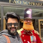 Maniesh Paul Instagram - Santa Claus de chachchey da munnda🤣🤣 #mp #us #trravel #ghummakad #life #blessed #gratitude
