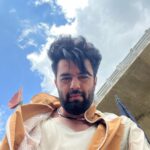 Maniesh Paul Instagram - Stay you! Be easy breezy! My first in patna… #mp #mood #shoot #bihar #sky Patna, India