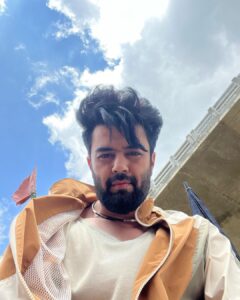 Maniesh Paul Instagram - Stay you! Be easy breezy! My first in patna… #mp #mood #shoot #bihar #sky Patna, India